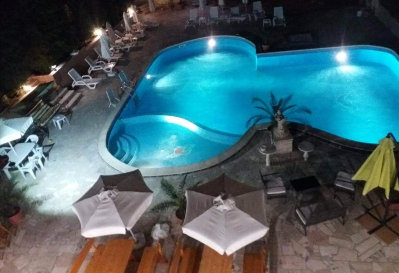 Курортно Студио Slăntjev Brjag Exteriör bild